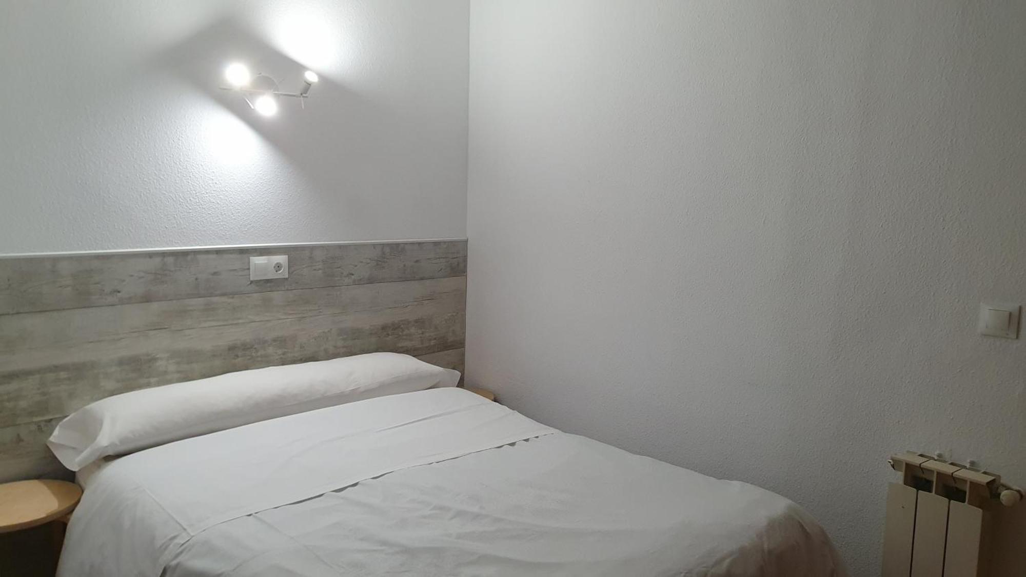 Hostal Ginebra Madrid Esterno foto