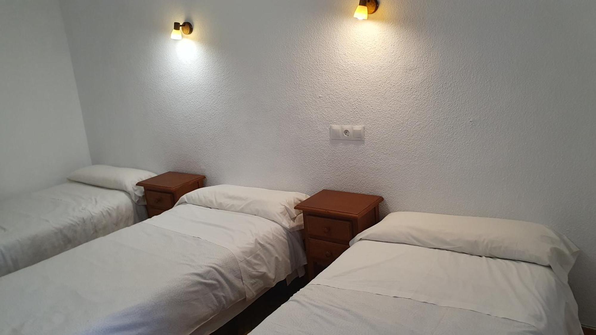 Hostal Ginebra Madrid Esterno foto